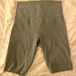 Lulu Lemon Tidewater Teal Bike Short